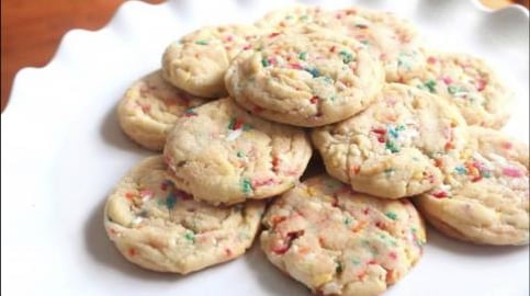 Vanilla Pudding Sprinkle Cookies | SweetTreats