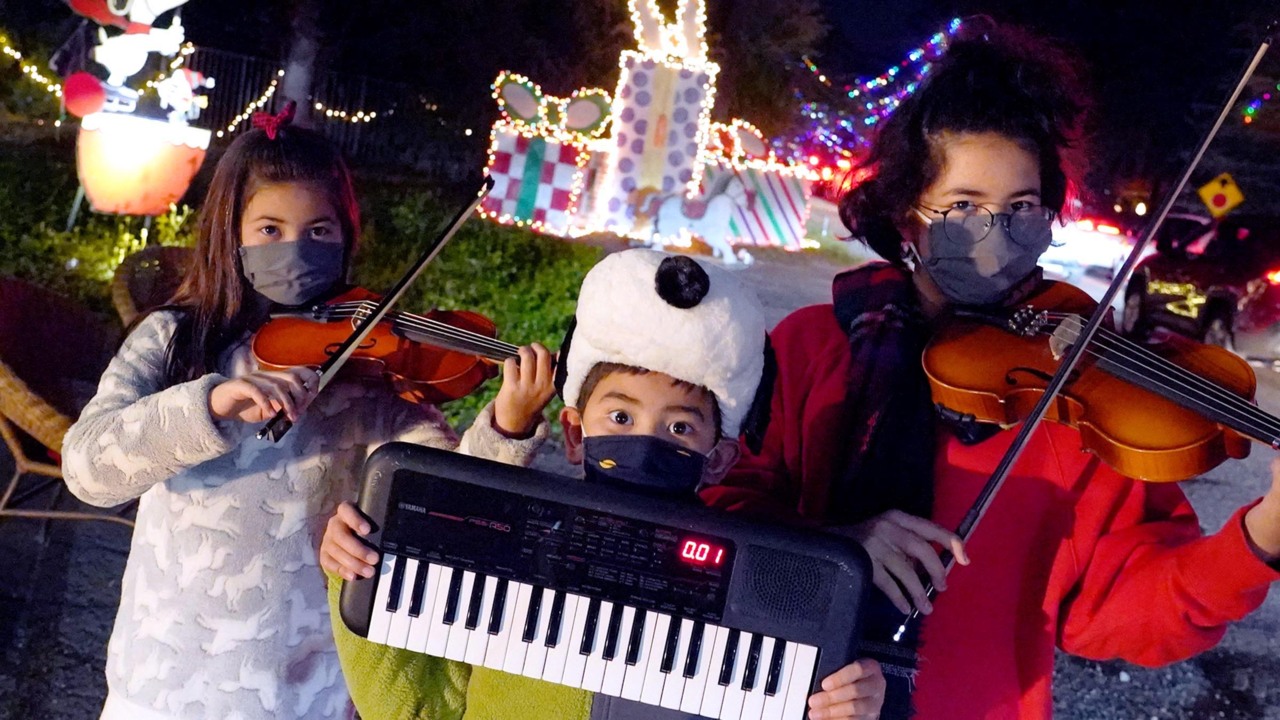 Fresno siblings share holiday music along Christmas Tree Lane Fresno Bee