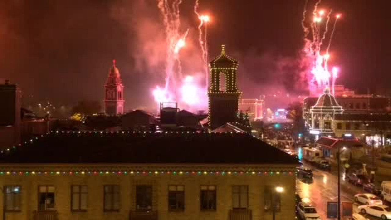 Plaza Lighting Ceremony Kansas City Star