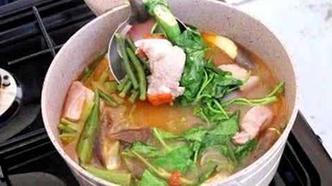 Sinigang na Baboy sa Sampalok _ Pinoy Recipe | Taste Buds...