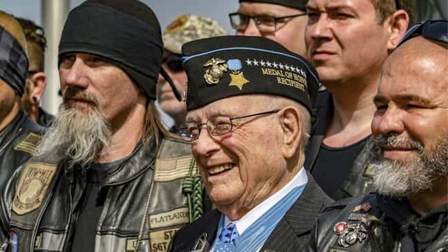 Last remaining Medal of Honor recipient from World War II dies at 98