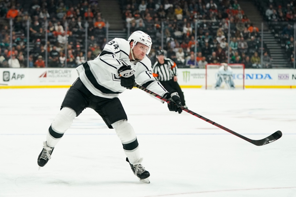 Kings stumble into Columbus to face resurgent Blue Jackets