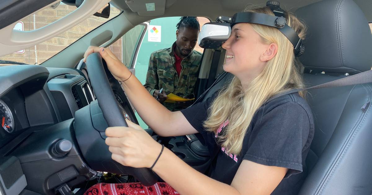 Virtual reality brings real-life lessons in distracted driving to Virginia Beach teens