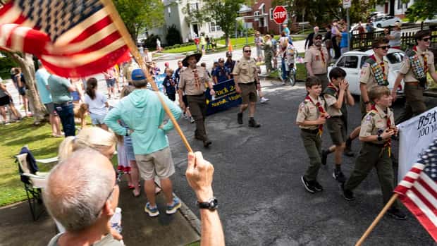 Memorial Day parade in Norfolk focuses on community, honoring military sacrifices