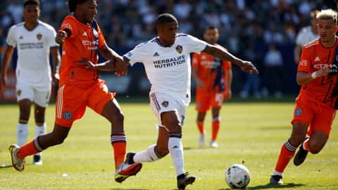 Douglas Costa on his way back to the Galaxy lineup