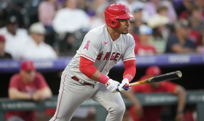 MLB: Eduardo Escobar con los Angelinos parece encontrar el cielo