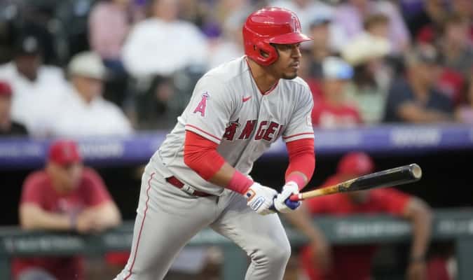 MLB: Eduardo Escobar con los Angelinos parece encontrar el cielo