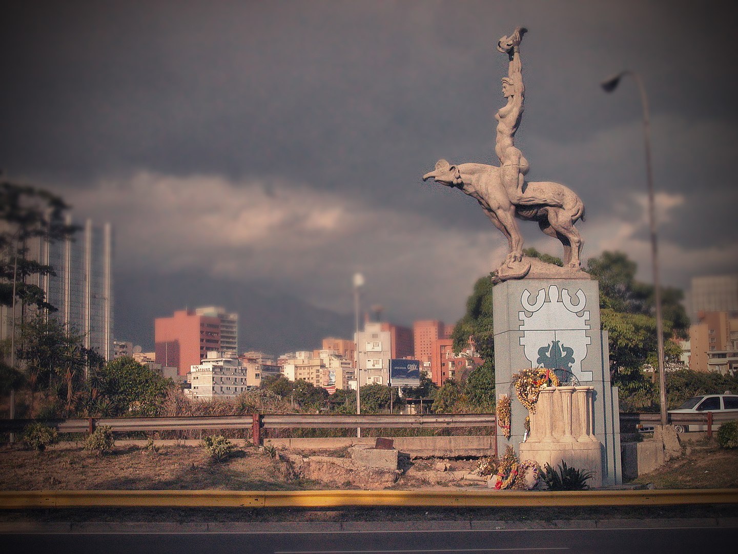 Sustraída de la UCV la icónica escultura de María Lionza creada por Alejandro Colina