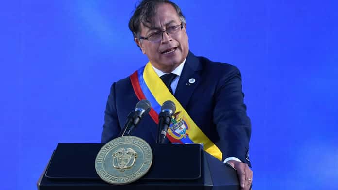 Petro arranca su presidencia con una aprobación del 56%, según encuesta