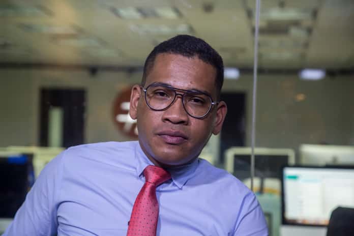 Leocenis García publica el libro Estamos Unidos