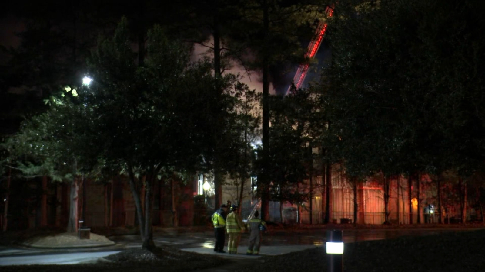Firefighters extinguish fire at Raleigh building